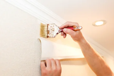 Pose de papier peint à Cohade — revêtements muraux et toiles de verre
